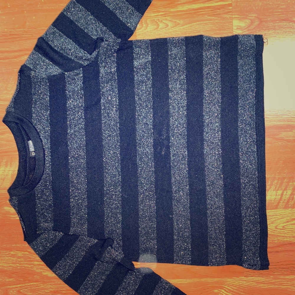 A long sleeve shirt